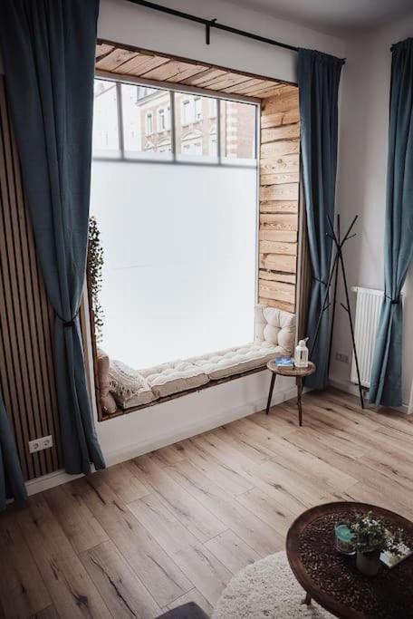 Cozy Dreams: Deluxe 2-Zimmer-Apartment -Kueche ニュルンベルク エクステリア 写真