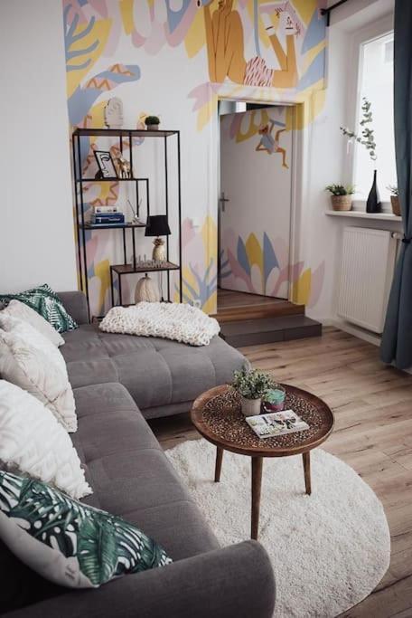 Cozy Dreams: Deluxe 2-Zimmer-Apartment -Kueche ニュルンベルク エクステリア 写真